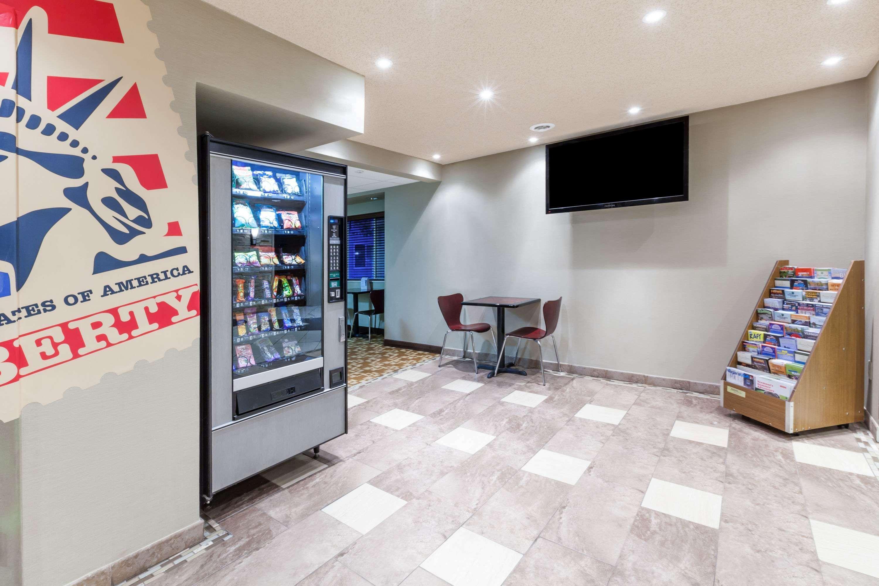 Super 8 By Wyndham Schenectady - Albany Area Hotel Buitenkant foto